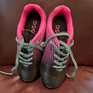 Dick’s sporting goods girls soccer cleats